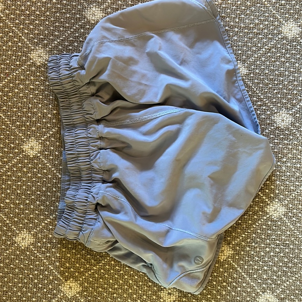 Lululemon hotty hot grey short 4 inch size 2 tall